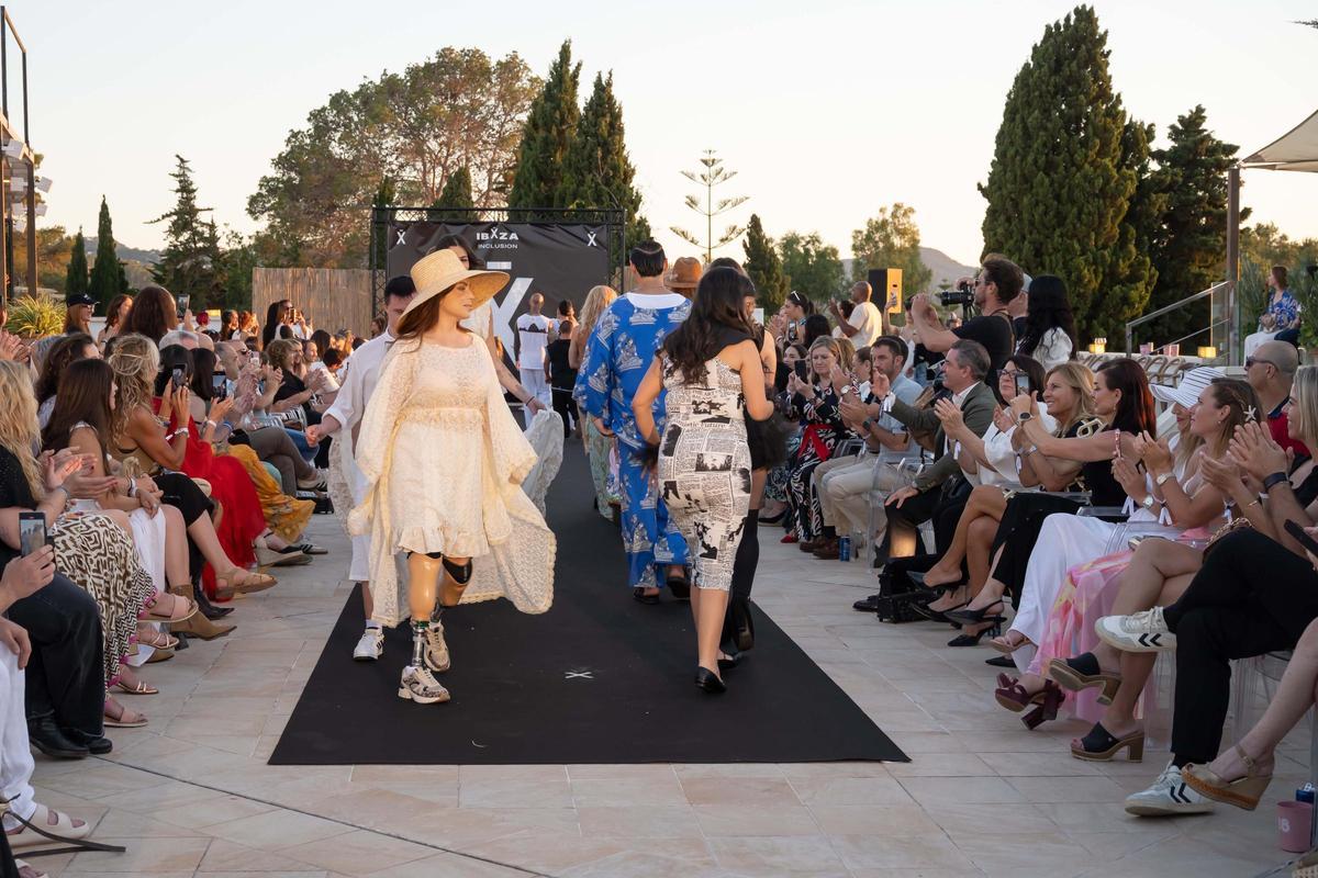 Final del desfile. Final del desfile.