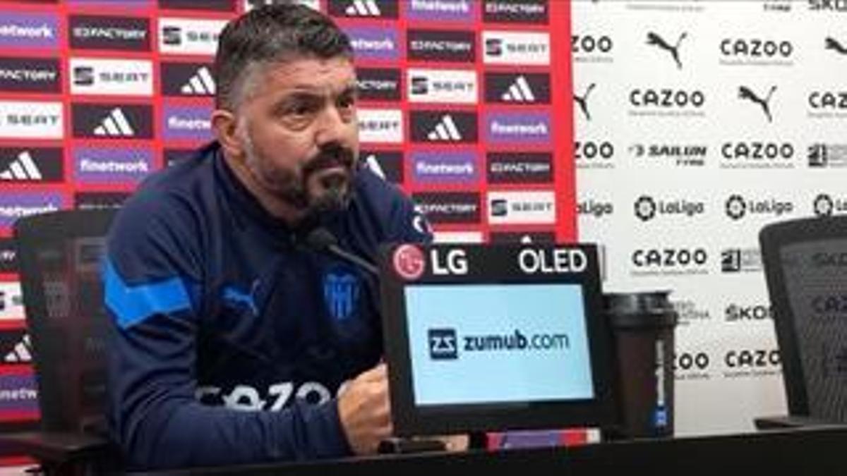 "Estoy esperando fichajes como la afición y como todos"