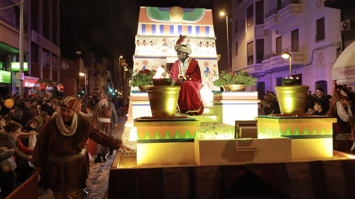 Baltasar desfilará con una renovada carroza en la Cavalcada de Reis del próximo 5 de enero en Vila-real.