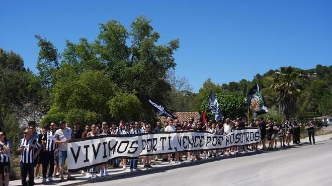 El motivador mensaje de la afición del Castellón antes de su viaje a Huesca: "Vivimos por ti..."