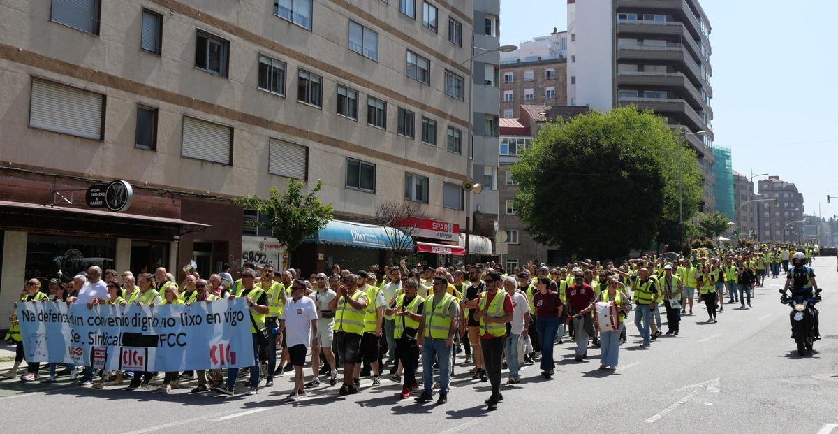 Un instante de la manifestación de ayer por las calles de la ciudad.