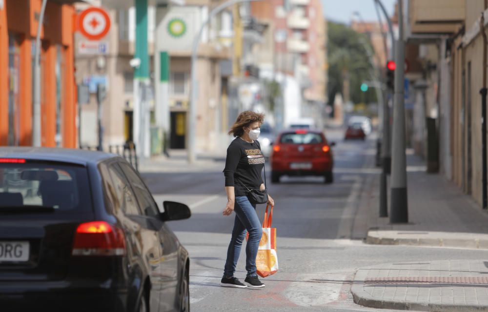 Moncada y Alfara del Patriarca: separadas por una calle y las franjas horarias