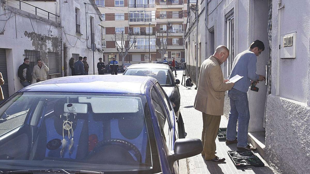 La Policía desaloja a una familia que ocupó una casa en San José Obrero. | D. R.