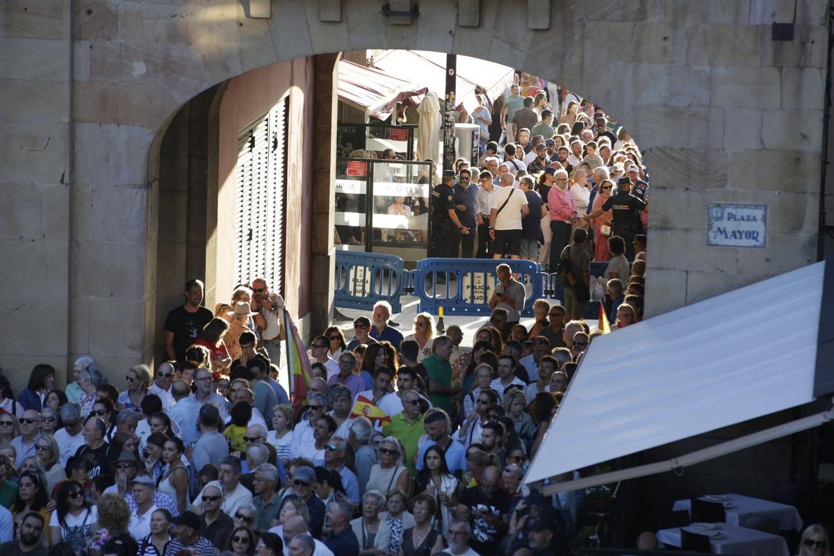 En imágenes: así fue la masiva manifestación en Gijón de apoyo a Ceuta en la plaza Mayor