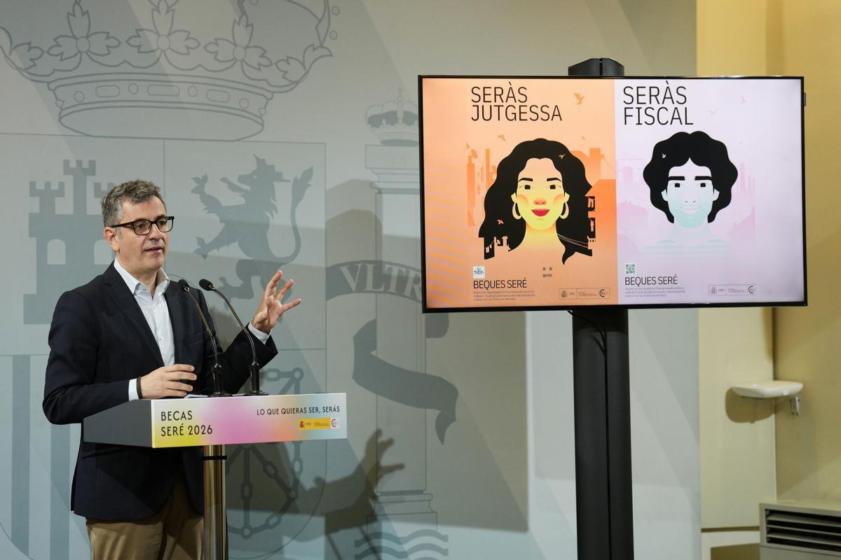 El ministro de Presidencia Justicia y Relaciones con las Cortes, Felix Bolaños, presentando las becas Seré en Barcelona