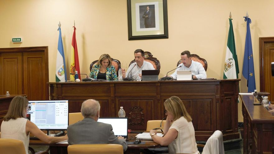 El centro para alojar temporeros en Lucena tendrá un reglamento para regular su funcionamiento