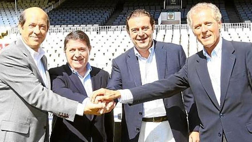 Llorente, Olivas, Gerardo Camps y José Carlos de Miguel, el día que se firmó el préstamo