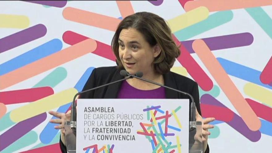 Ada Colau a Pedro Sánchez: &quot;La responsabilidad de Estado hoy es escuchar a Cataluña&quot;