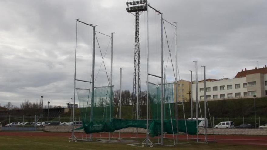 Jaula instalada en la Ciudad Deportiva.