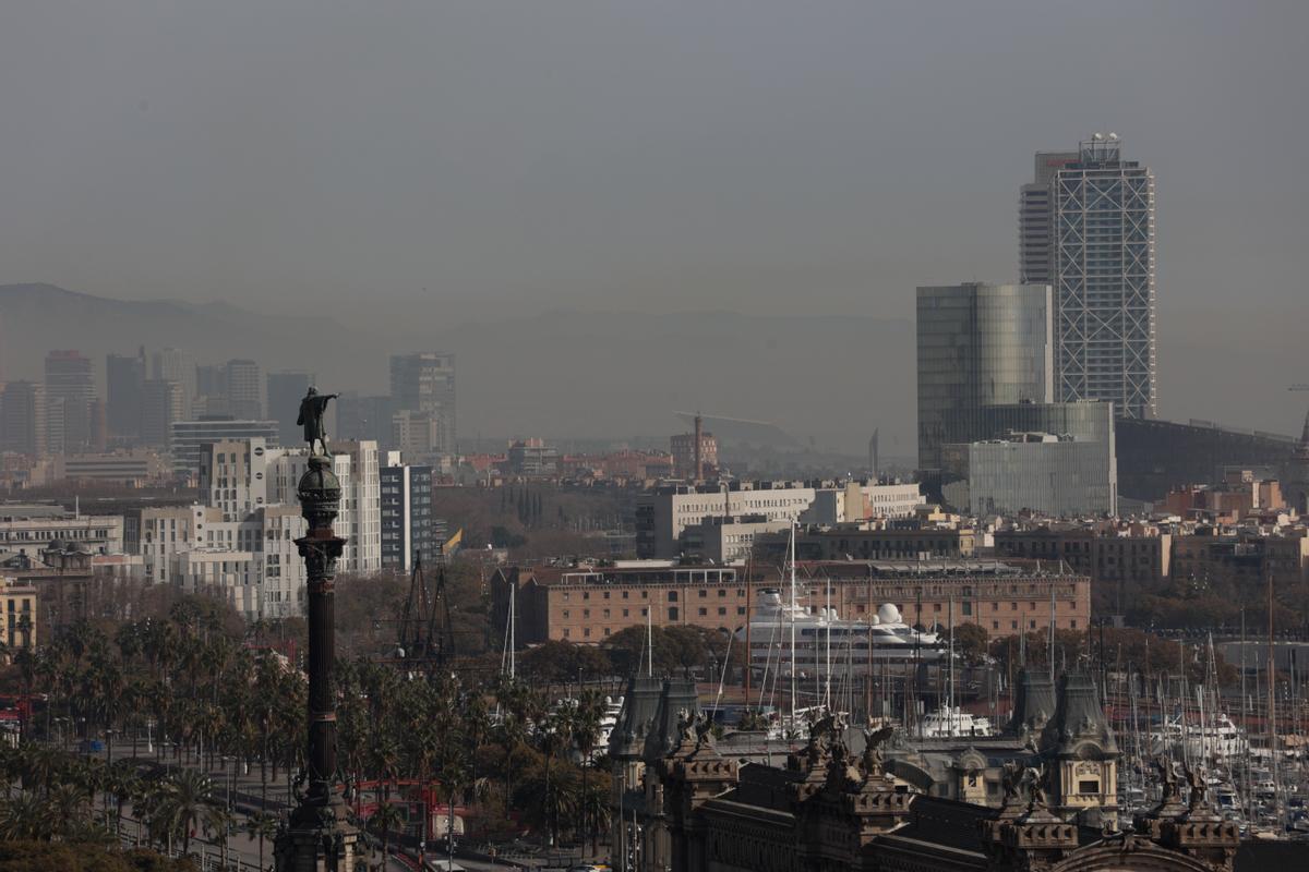 Calima sobre Barcelona