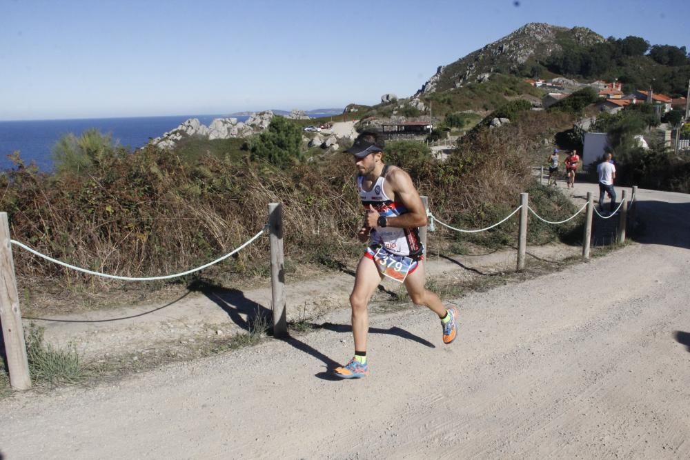 Roberto Riobó y Beatriz Fernández triunfan en la media maratón de la Costa da Vela