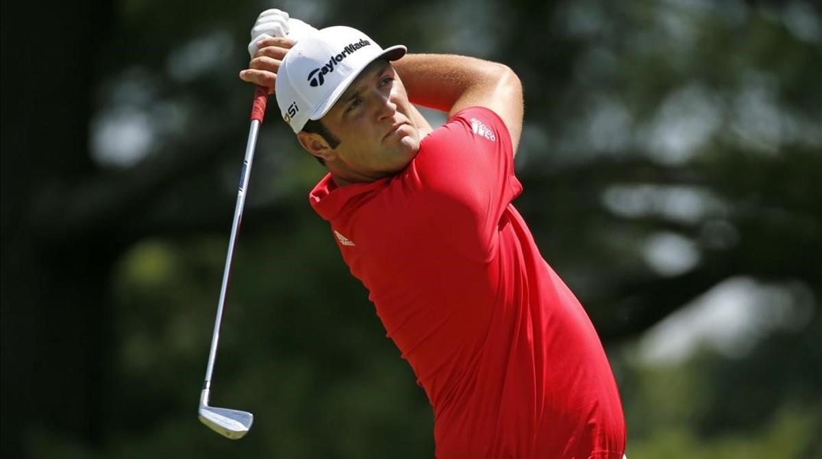 lmendiola34471187 jon rahm watches his shot from the second tee during the fin160627002623