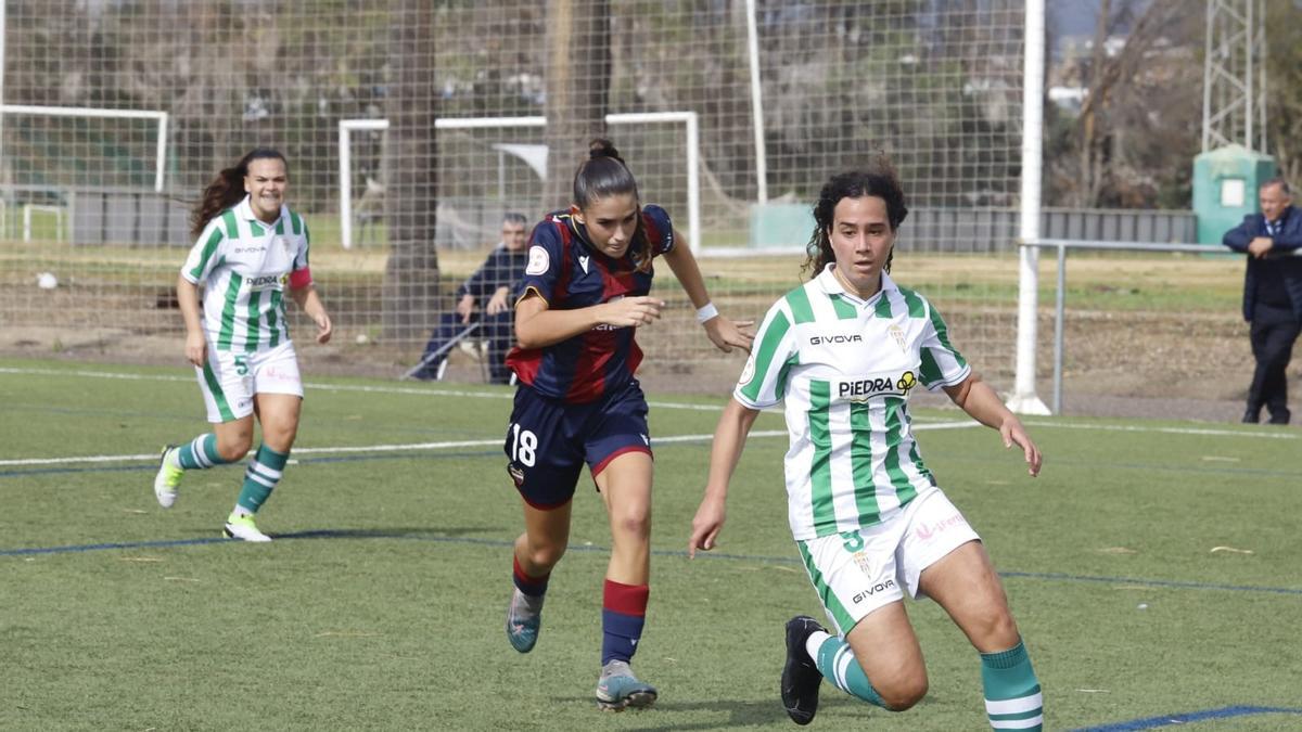 Lance del encuentro entre el Córdoba CF Femenino y el Levante B.