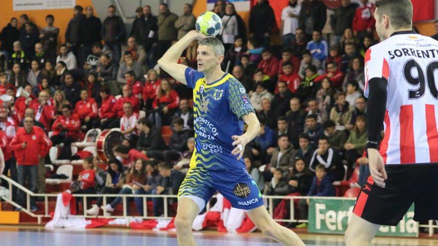 Alen Muratovic en un momento del partido de hoy ante el Fertiberia Puerto Sagunto. / C.B. Puerto Sagunto