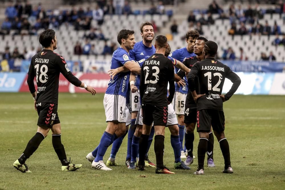 El partido entre el Real Oviedo y el Nástic de Tarragona, en imágenes