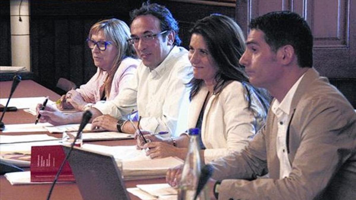 Ponencia cerrada 8 Los negociadores de CiU y ERC de la ley de consultas, ayer en el Parlament.