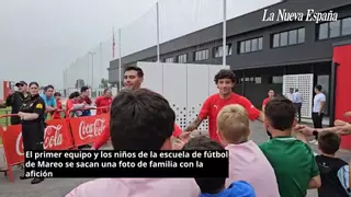 La afición recibe entre aplausos al nuevo Sporting, con Pablo Vázquez ya en Mareo y un nuevo nombre en la agenda