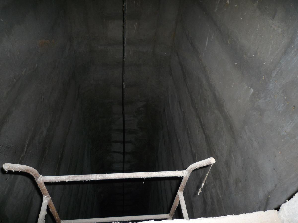 Interior del antiguo silo de grano de Santa Cruz.