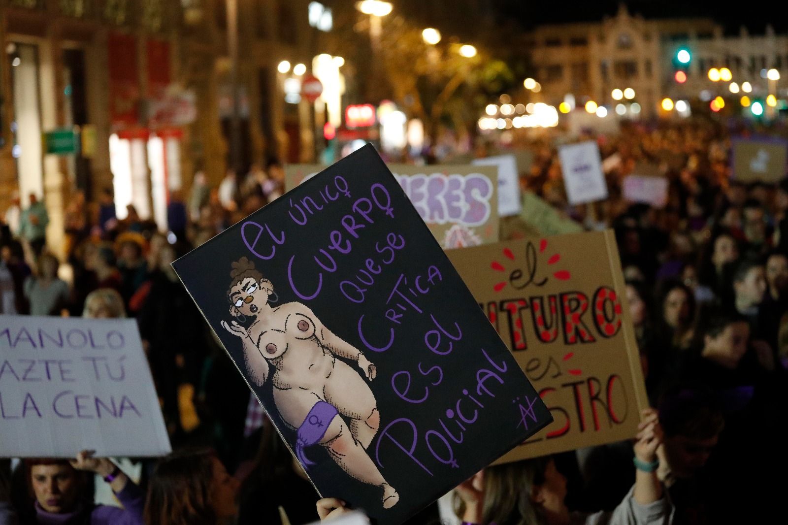 La manifestación de la Coordinadora Feminista de València para celebrar el 8 M