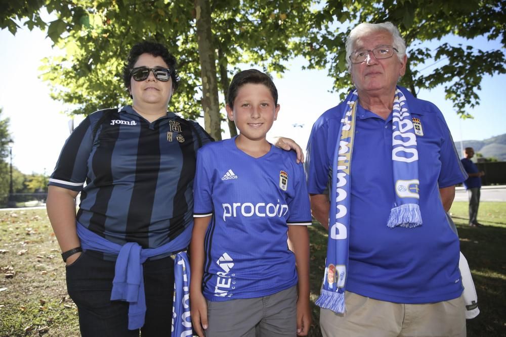 La afición azul no falla a su cita en el Tartiere