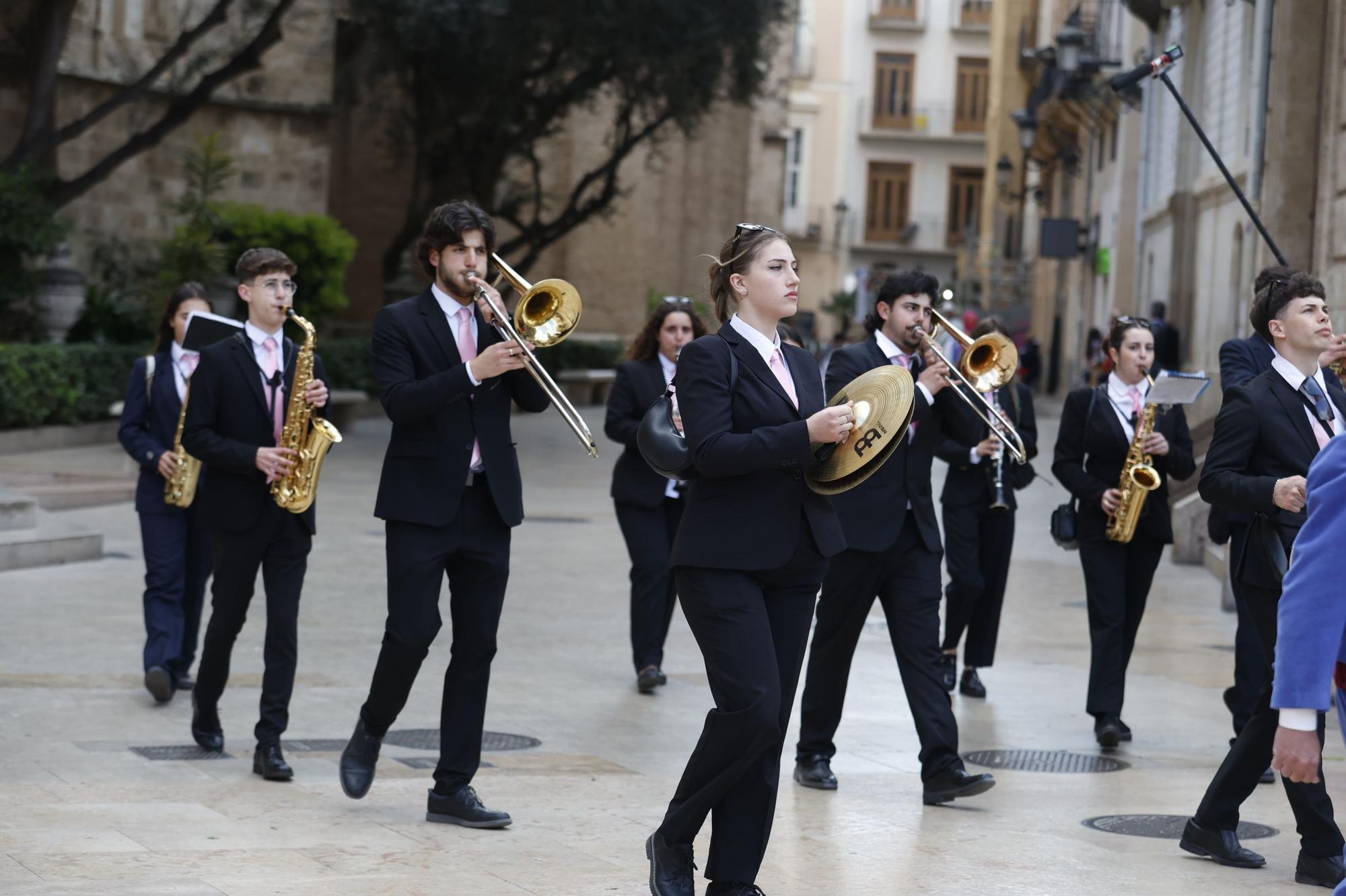 Ofrenda 2023 | Falleras Mayores e Infantiles de comisiones del 17 de Marzo (I)