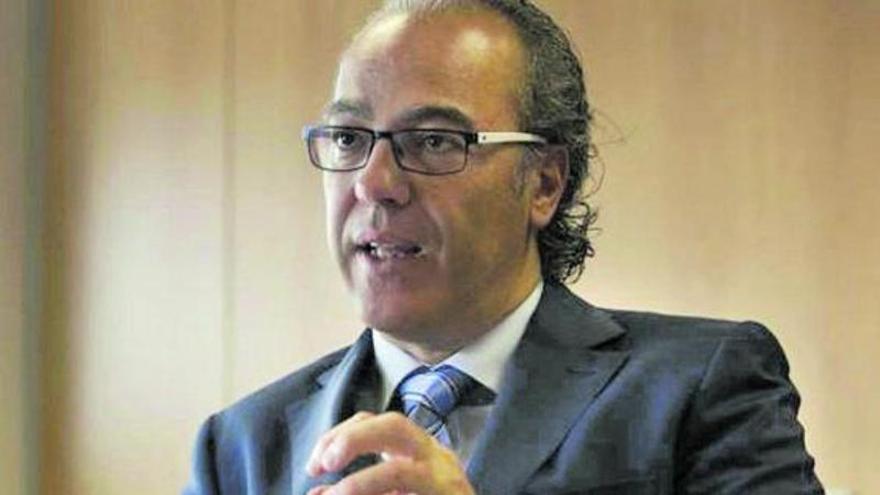 El doctor Jesús Morera, jefe del servicio de Neurocirugía del Hospital Universitario de Gran Canaria Doctor Negrín. | | E.D.
