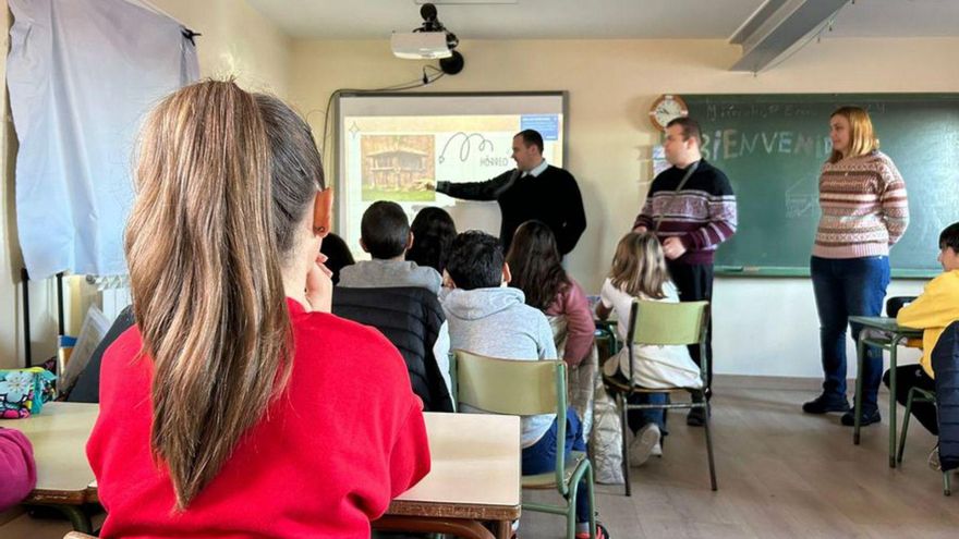 Christopher Mitchell, Ramón Martín y Belén Rodríguez, durante el taller. | C. G.