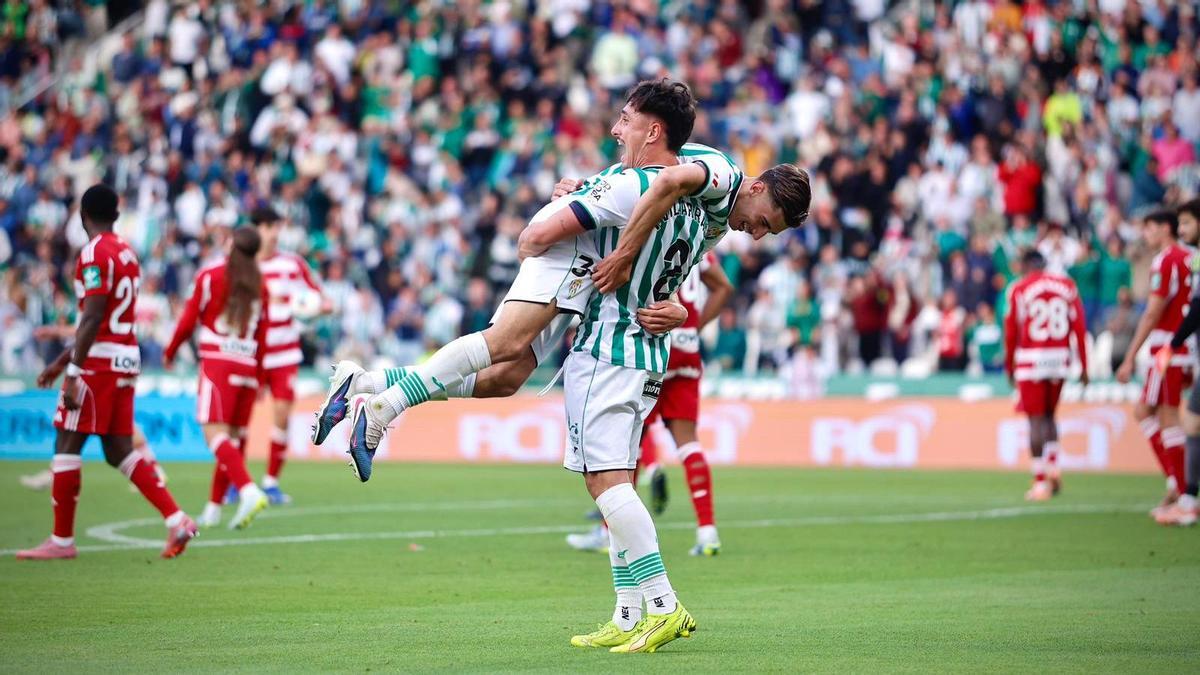 El Córdoba CF de los excesos: de la peor racha de su historia a igualar la mejor dinámica blanquiverde