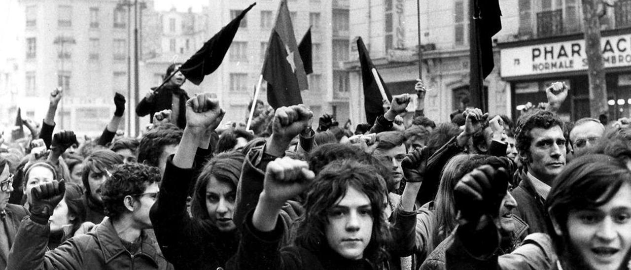 Manifestación nas rúas de París, en maio de 1968.