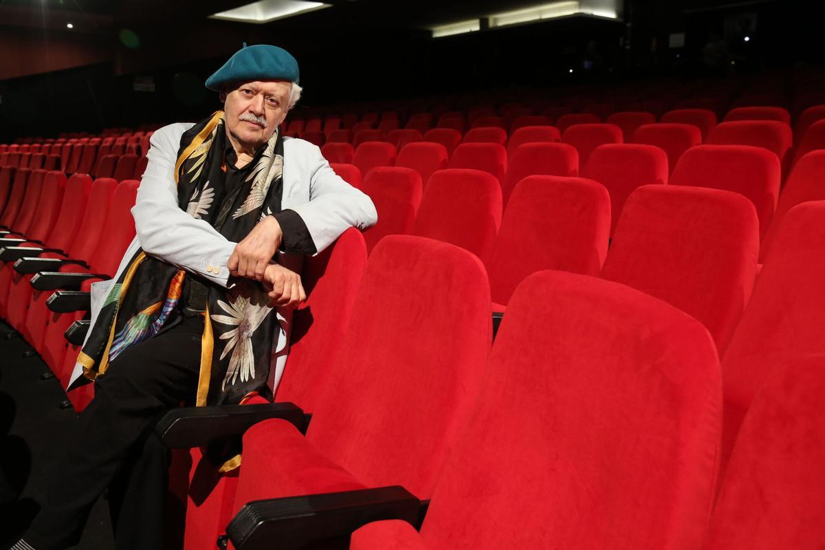 Mario Gas, actor y director de teatro, en el Teatro Apolo, donde dirige 'Todos pájaros'.
