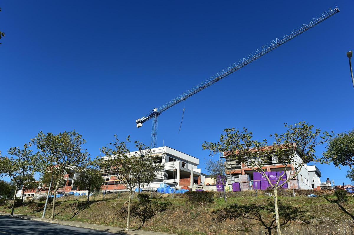 Promoción de viviendas en la urbanización de Ciudad Jardín de Plasencia.