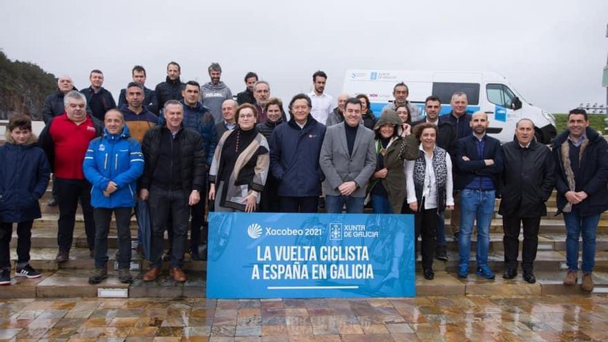 Al acto de presentación acudieron, entre otros, el alcalde de Rodeiro, Luis López, y el conselleiro de Cultura e Turismo, Román Rodríguez.