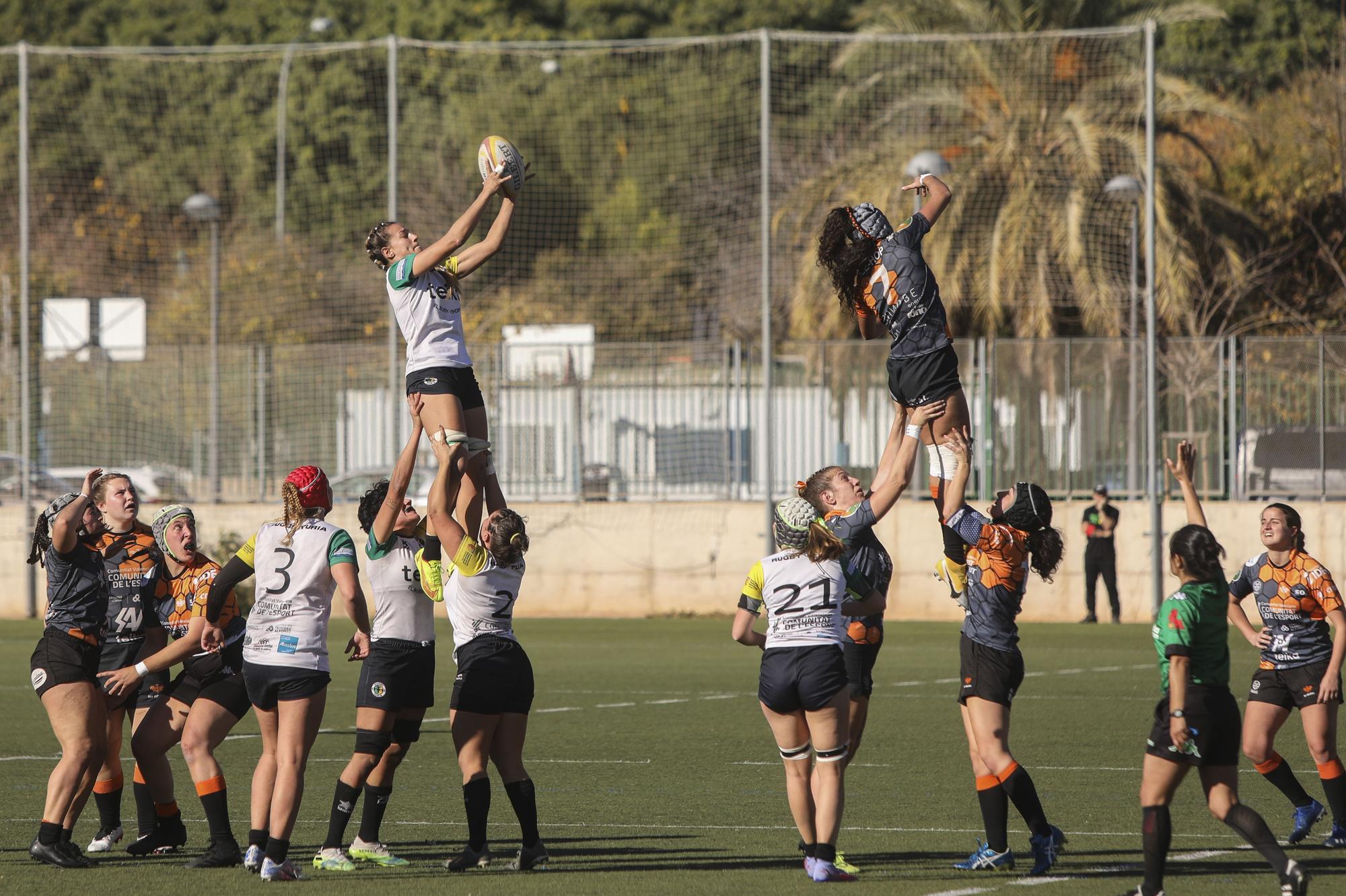 Derbi Teika femenino entre Les Abelles y Rugby Turia (12-18)