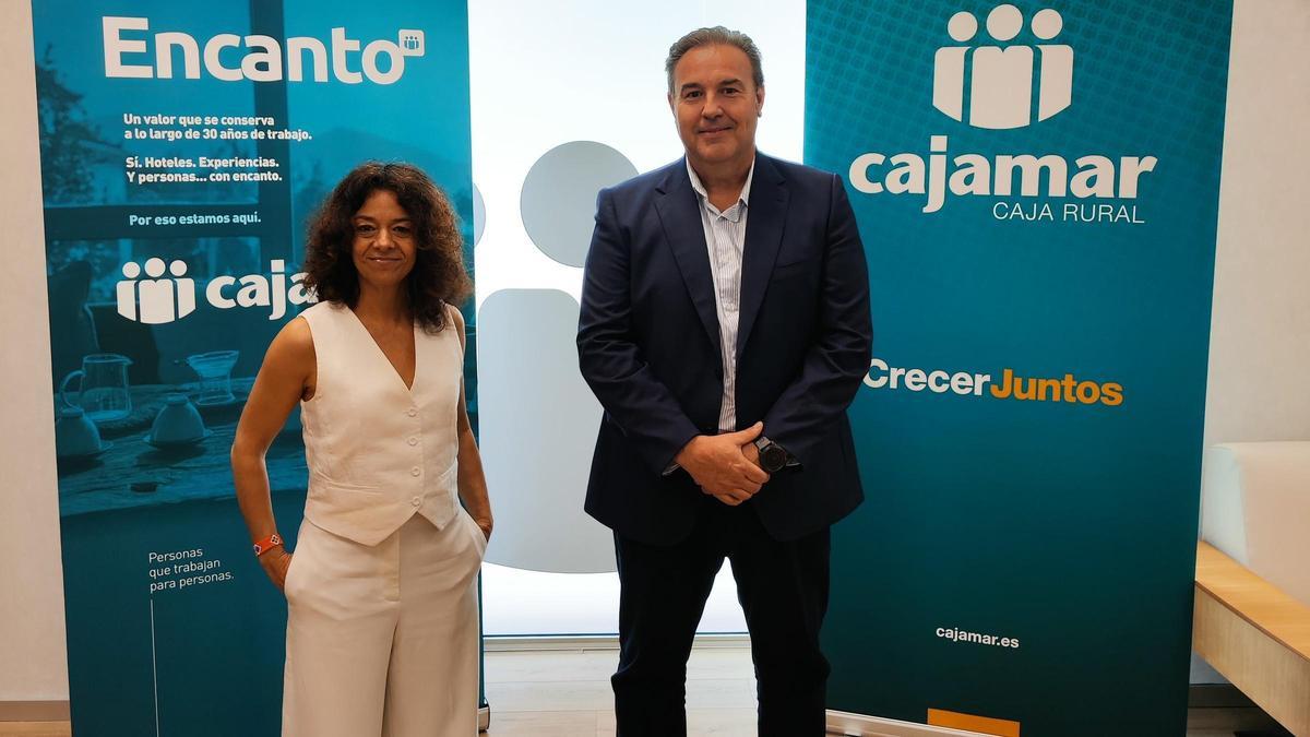 Sara Sánchez Remacha, CEO de Rusticae, y Jaume Julià, director del Área de Hoteles y Turismo de BCC-Grupo Cajamar.