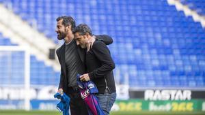 Quique y Valverde, en el estadio de Cornellà antes del derbi de Liga.