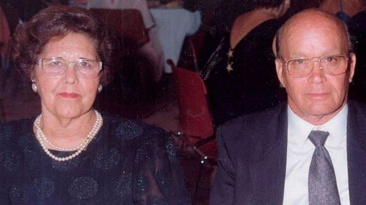 Nieves Cabrera Camejo, junto a su marido Mamerto Cabrera. | |