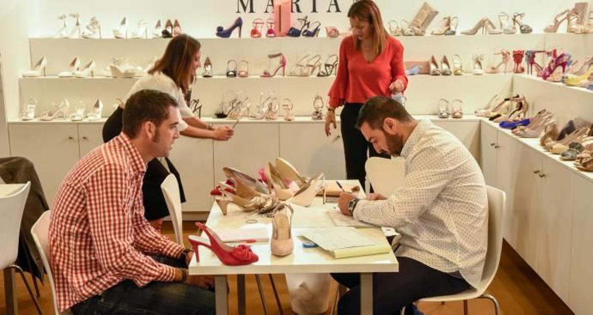 Un expositor de la feria Momad Shoes que se está celebrando en Madrid.