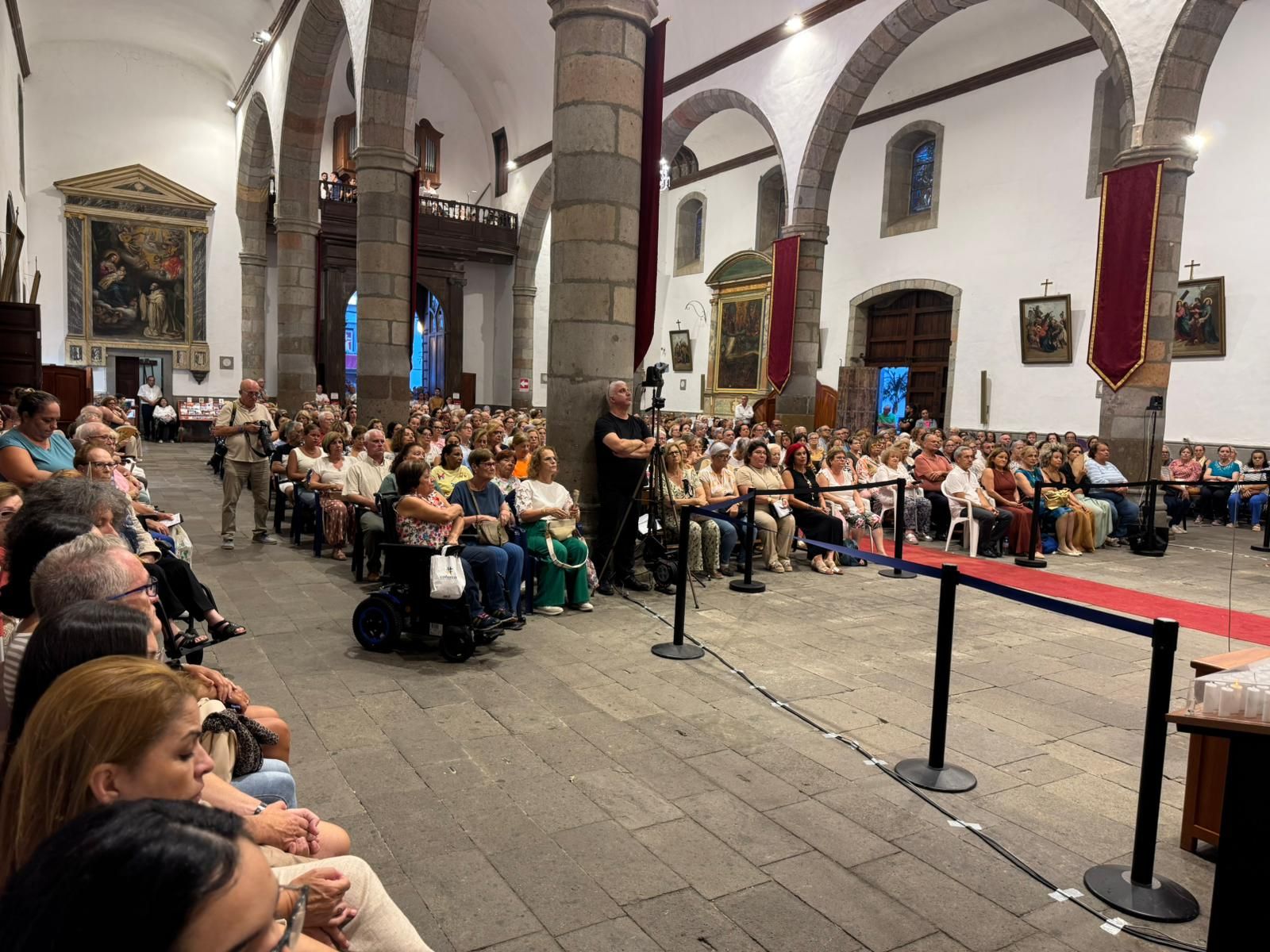 El Santo Cristo de Telde regresa a lo más alto del altar