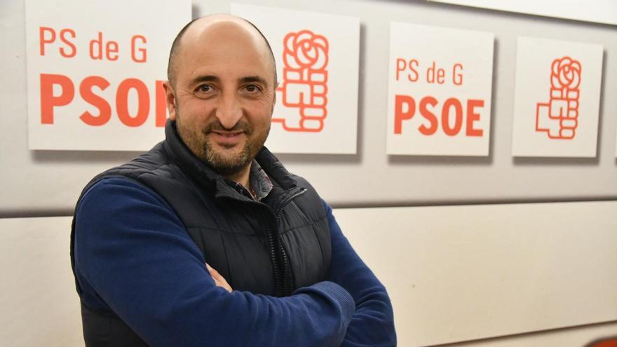 José Luis Camiñas, en la sede del PSOE de Rodeiro.