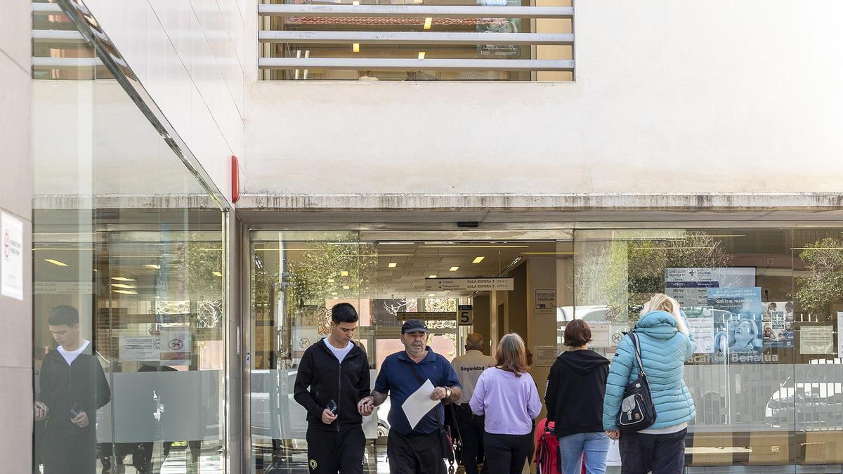 Un centro de salud "nuevo" en el que los pacientes echan de menos más servicios