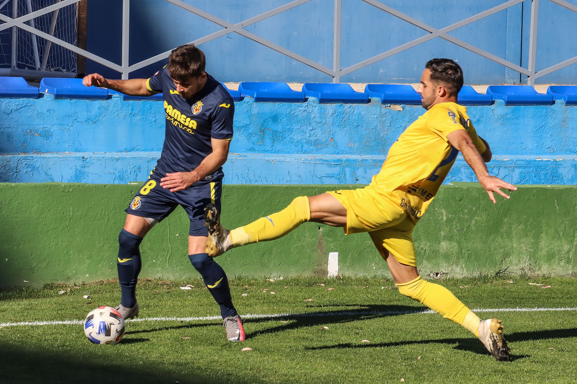 El Orihuela cae por 2-4 en un partido vibrante ante el Villarreal B