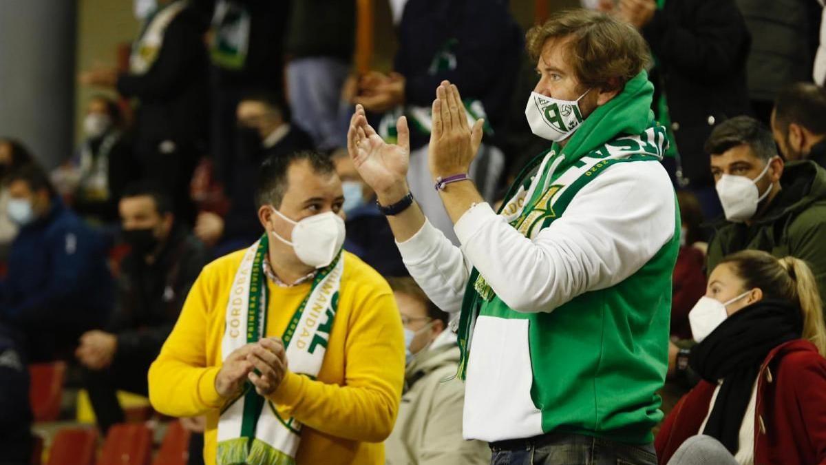 Aficionados en un partido del Córdoba Futsal en Vista Alegre.