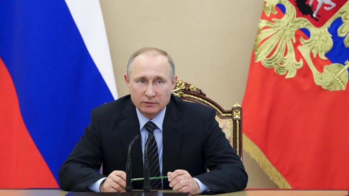 Putin, tras una reunión de su consejo de seguridad, en Moscú, el 5 de mayo.