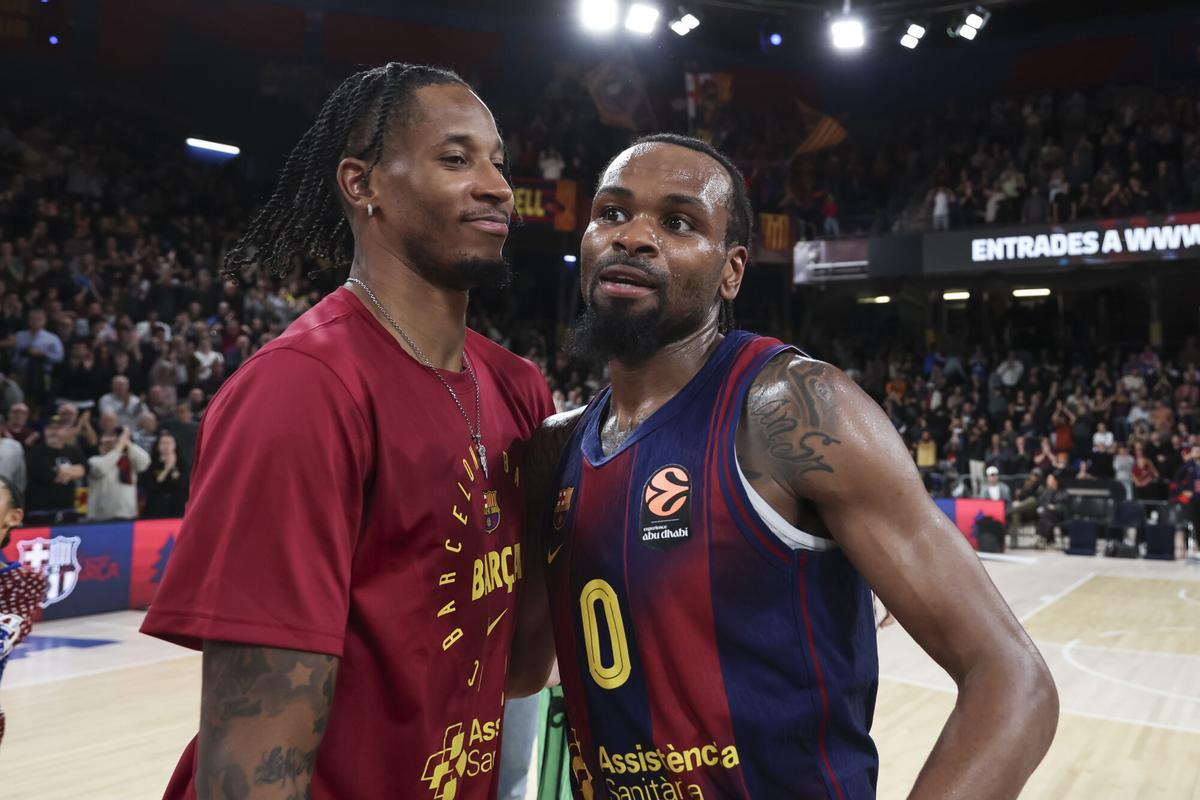 Will Clyburn, vestido de calle tras lesionarse durante el partido, y Kevin Punter celebran el triunfo sobre el Baskonia.