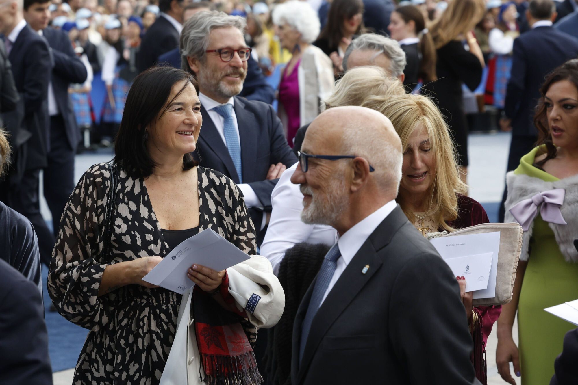  Así fue la llegada de los invitados a los premios "Princesa de Asturias" y su paso por la alfombra azul