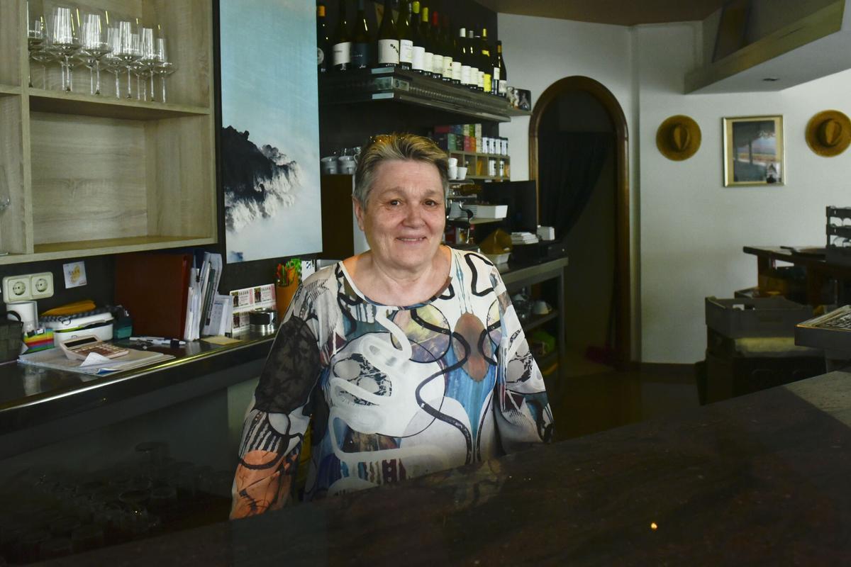 Pili Corral, responsable del establecimiento O Pistón Bar en San Pedro de Visma