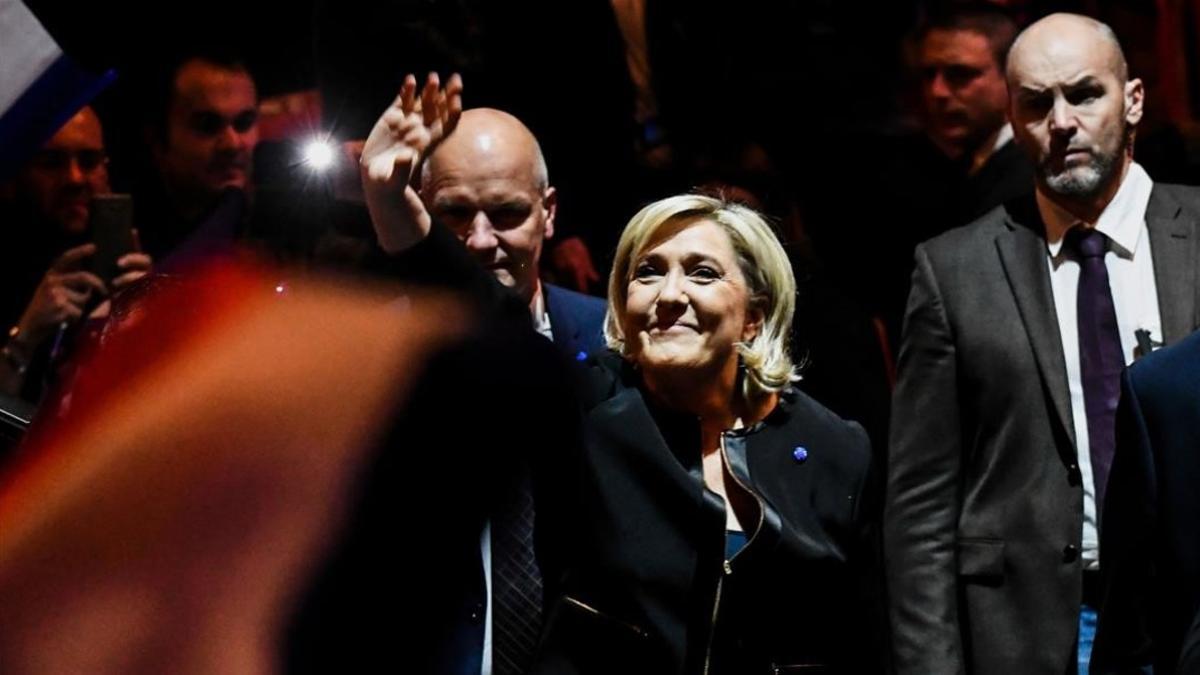 La líder del Frente Nacional, Marine Le Pen, antes de su intervención en la presentación de su campaña en Lyon.