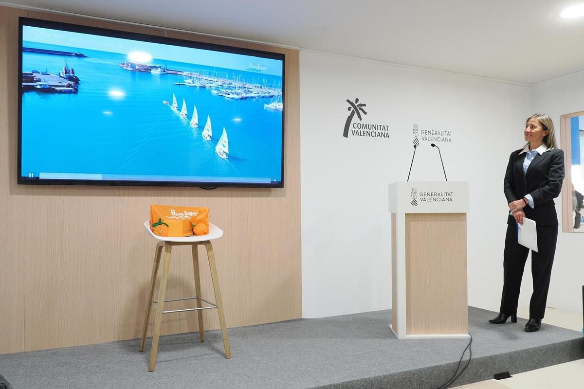 La concejala de Turismo, Noelia Peris, durante la presentación de Burriana.