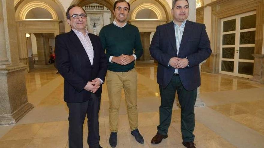 Los diputados Enrique Sotelo, Ángel Moldes y Luis Aragunde. // G.S.