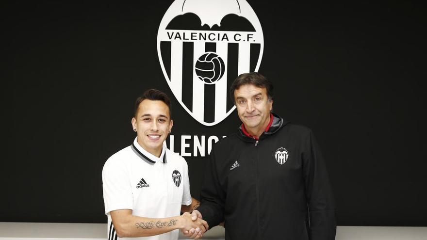 El chileno Orellana llega para reforzar el centro del campo del Valencia CF